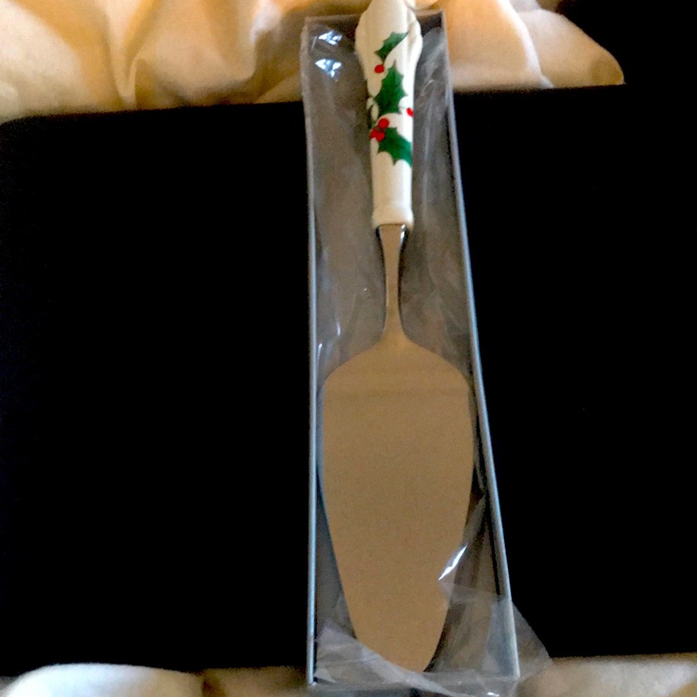 Mikasa ribbon holly cake server NIB .